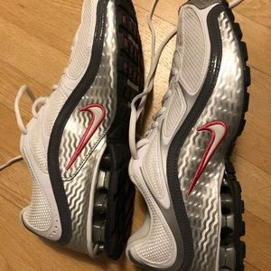 Nike Reax Run 5 Women’s Running Shoe Sz 11